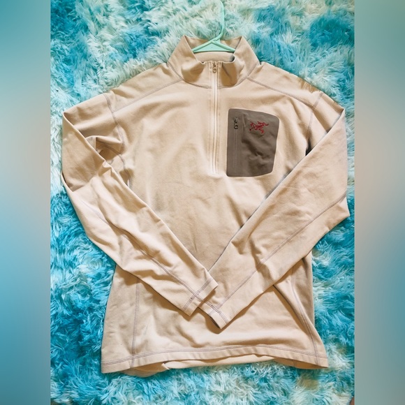 Arc'teryx Tops - ARC’TERYX size large